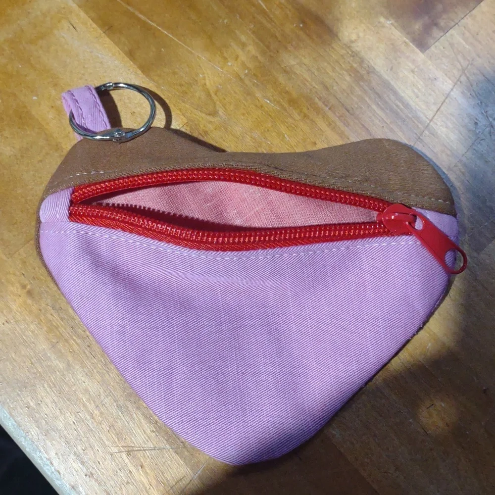 Handmade Upcycled Heart-shapes Denim purse 4 - Picture 4 of 4